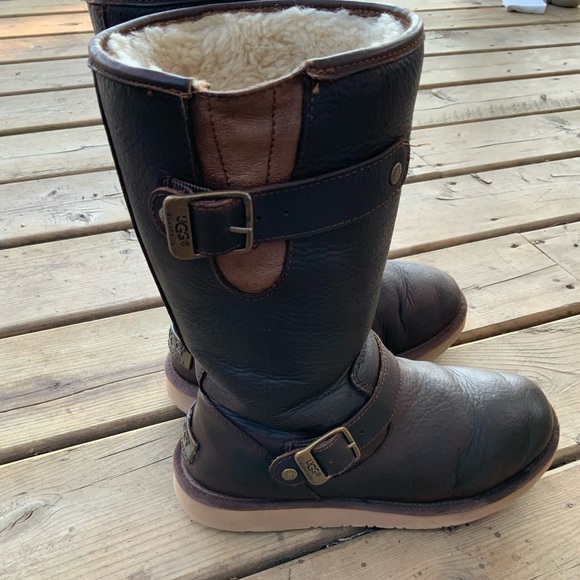 UGG | Kensington Boots - Picture 3 of 9